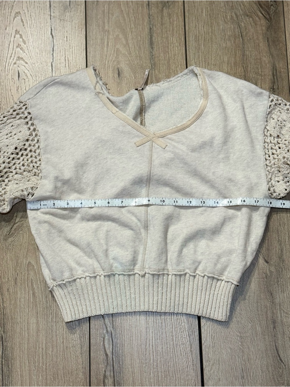 Free People Cream V-Neck Sweatshirt Crochet Lace Long Balloon Sleeves Size Small - Picture 13 of 16